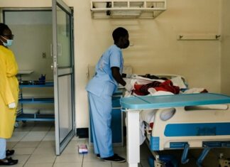 Zimbabwe : le pays veut empêcher la fuite de ses médecins