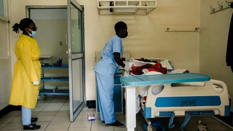Zimbabwe : le pays veut empêcher la fuite de ses médecins