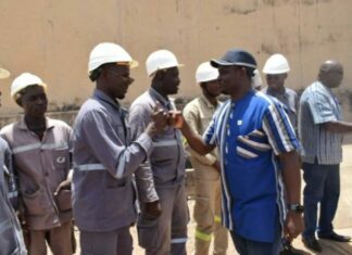 Burkina : Le Ministre de l’Energie visite la centrale hydroélectrique de Bagré