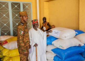 Effort de guerre : Le Moogho Naaba Baongo apporte 7 000 000 F CFA et des vivres