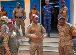 Reconquête du territoire : le capitaine Ibrahim Traoré échange avec des unités engagées dans la lutte contre le terrorisme