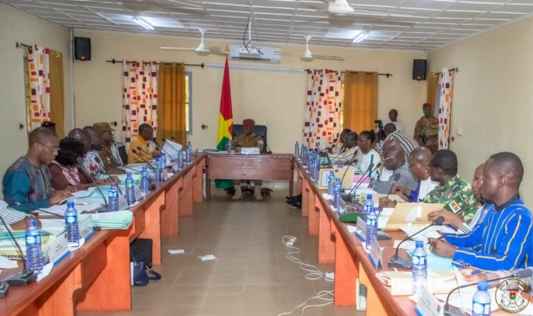 Burkina : Adoption d’un décret pour valoriser les tissus traditionnels