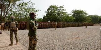 Sécurité dans la région de l’Est : le Capitaine Ibrahim TRAORE exhorte les forces combattantes à changer de paradigme