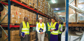 Reconstruction des entrepôts sinistrés de la CAMEG : un appui de 4,5 milliards F CFA de la Banque mondiale