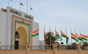 Niger : Le parlement adopte un nouvel hymne invitant à « défendre la patrie au prix du sang »