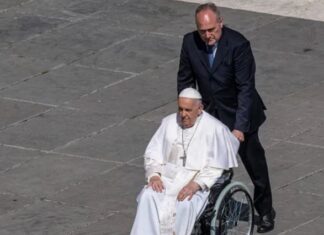 Vatican : Le Pape François hospitalisé en vue d’une opération de l’abdomen