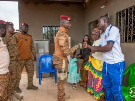 Lutte contre le terrorisme : Le Chef de l’Etat chez des familles des FDS tombés au front