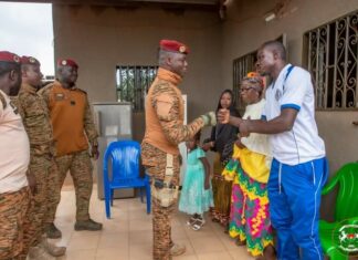 Lutte contre le terrorisme : Le Chef de l’Etat chez des familles des FDS tombés au front