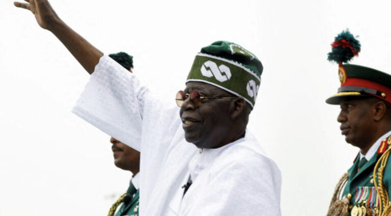 CEDEAO : « Nous devrions avertir les exploiteurs que notre peuple a suffisamment souffert », Bola Tinubu prochain président en exercice