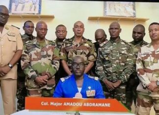 Coup d’Etat au Niger : Un groupe d’officiers se réclamant du CNSP annoncent sur la télévision nationale avoir pris le pouvoir