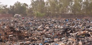 Pollution : Ouagadougou, un dépotoir de sachets plastiques à ciel ouvert