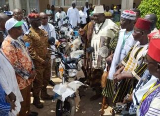 Journée de l’artisan minier : 50 motos offerts pour l’effort de paix