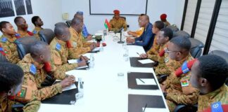 Séjour du Président de la Transition en Russie : le Chef de l’Etat échange avec des stagiaires militaires à Saint Pétersbourg