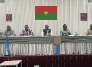 Retards, chevauchements académiques : le ministre Thiombiano et des enseignants en quête de solutions