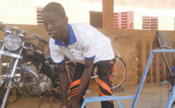 Elèves déplacés internes handicapés visuels : une scolarité à tâtons