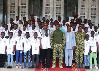 Journée de l’excellence scolaire : le chef de l’Etat félicite les lauréats de l’édition 2023