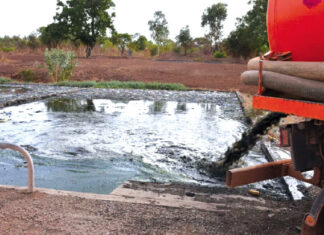Boues fécales déversées illégalement à Koudougou : la cité du cavalier rouge « s’embourbe »