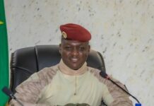 Athlétisme : Le Capitaine Ibrahim Traore félicite Hugues Fabrice Zango