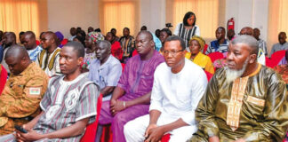 Le Premier ministre aux opérateurs économiques des Cascades : “Sachez utiliser votre argent… ”