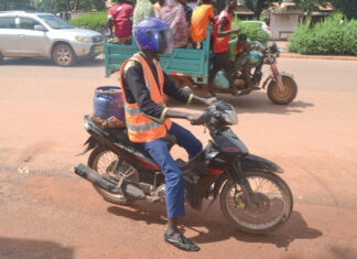 Bobo-Dioulasso : les livreurs à domicile, des acteurs-clé du commerce en ligne