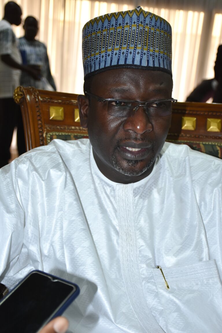 Abdelkerim Mahamat Abdelkerim, ministre tchadien des mines et de la géologie : « Nous félicitons ce peuple résiliant du Burkina Faso … »