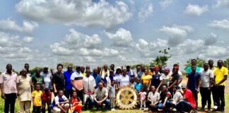 Loumbila : le Rotary club Ouagadougou dit doyen renforce le couvert végétal avec 100 arbres