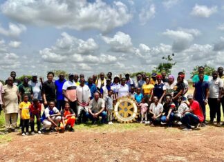 Loumbila : le Rotary club Ouagadougou dit doyen renforce le couvert végétal avec 100 arbres