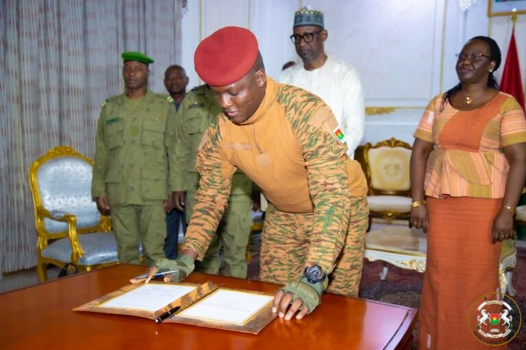 Lutte contre le terrorisme : Les Chefs d’Etat du Burkina Faso, du Mali et du Niger créent l&rsquo;Alliance des Etats du Sahel