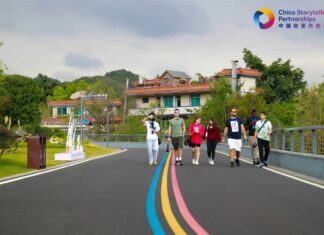 Chine : Sur terre et sur l’eau, le Xingyi du Guizhou attire les amateurs de sport