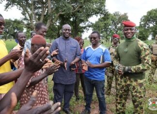 Campagne agricole : le Chef de l’Etat encourage les producteurs rizicoles de Koho Yabiro