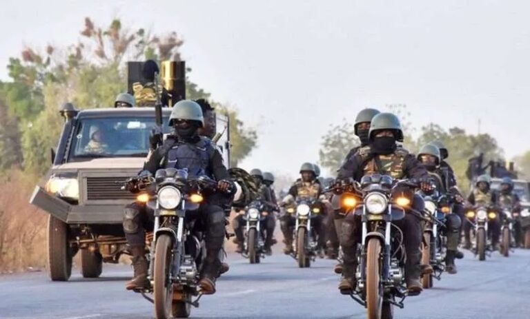 Burkina: Les Forces combattantes tuent ‘’plus d&rsquo;une vingtaine de terroristes’’ et détruisent des bases terroristes à Kossouka et à Timnaoré