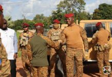 Forces combattantes de la 2e région militaire : le Chef de l’Etat encourage les unités au Camp Ouezzin-Coulibaly