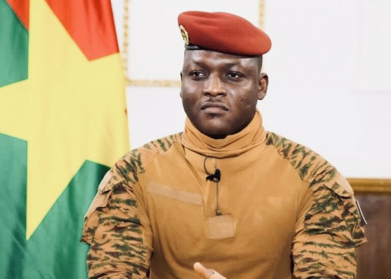 Burkina Faso :  « Il n&rsquo;aura pas de sentiments pour les valets locaux », le capitaine Ibrahim Traoré président de Transition