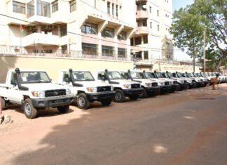Lutte contre l’insécurité : les FDS reçoivent un renfort de plus de 20 véhicules pick-up