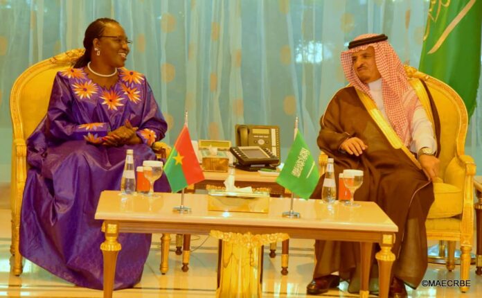 395269654_732066435615981_3018394076159660664_n