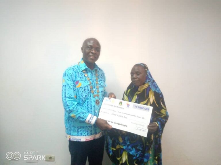 Lutte contre la pauvreté : Le Rotary club Ouagadougou dit doyen fait des microcrédits à des femmes en situation difficile