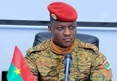 Burkina Faso : « Dans 10 ans, je souhaiterais que mon pays soit un eldorado », le capitaine Ibrahim Traoré
