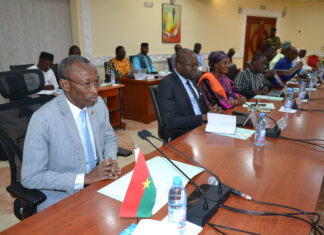 2e conseil conjoint de gouvernement: Le Burkina et le Mali renforcent leur coopération Les membres du gouvernement burkinabè ont échangé…