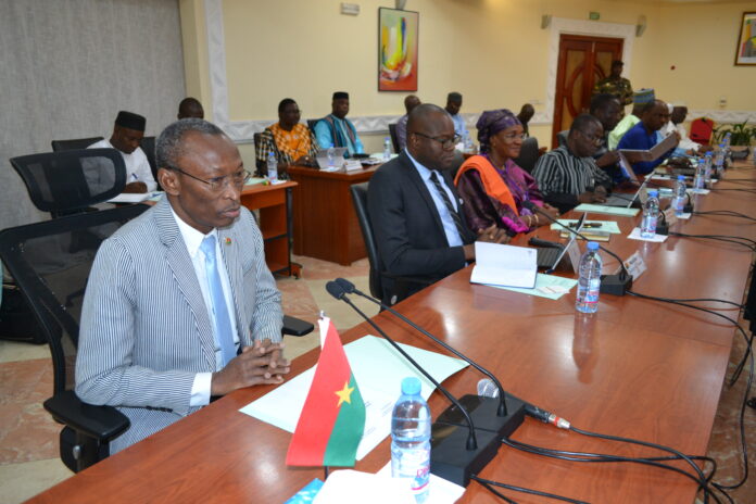 Les membres du gouvernement burkinabè ont échangé…
