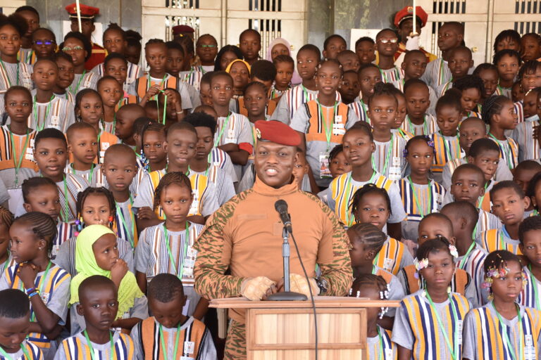 Journée mondiale de l&rsquo;enfance : « Tant que les enfants du Burkina ne seront pas dans de meilleures conditions, notre combat ne s&rsquo;arrêtera pas » capitaine Ibrahim Traoré