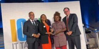 Prix ICFJ Knight 2023 : Mariam Ouédraogo des Editions Sidwaya reçoit son trophée et le dédie aux femmes victimes du terrorisme