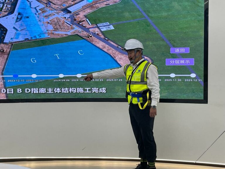 Corridor économique aérien du Hunan : Des journalistes visitent le site de construction