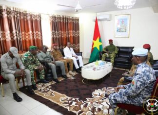 Séjour du Chef de l’Etat à Gaoua: le Capitaine Ibrahim TRAORE à l’écoute des chefs de circonscriptions administratives et des FDS