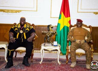 Log lift : Iron Biby fait Officier de l’Ordre de l’Étalon