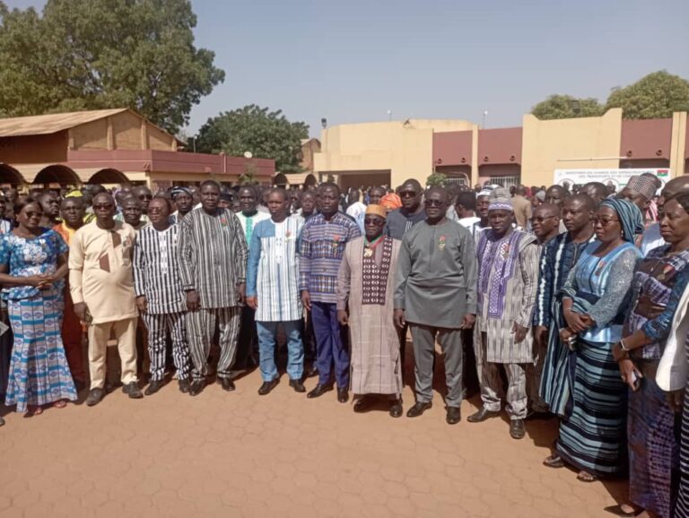 Ministère en charge des Transports, de l’Urbanisme et des Infrastructures :158 agents fiers d’arborer leurs médailles « made in Burkina »