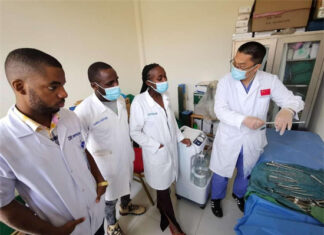 Les médecins chinois à l’étranger continuent d’adhérer à leur intention originelle de bienveillance au profit des populations locales