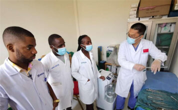 Les médecins chinois à l’étranger continuent d’adhérer à leur intention originelle de bienveillance au profit des populations locales