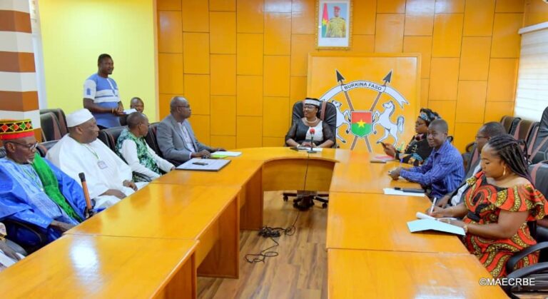 Effort de paix : les ressortissants de la province du Boulgou en République de Côte d’Ivoire apportent une contribution de 1.500 000 francs CFA