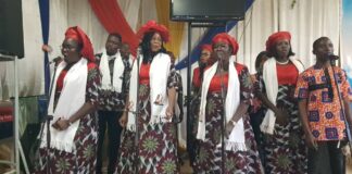 Musique chrétienne : Le groupe de Louange pour Christ rend grâce à Dieu