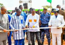 Inauguration de la centrale solaire photovoltaïque de Kôdéni : « L’État veillera au respect rigoureux des clauses contractuelles par la société AFRICAREN», affirme le Premier ministre